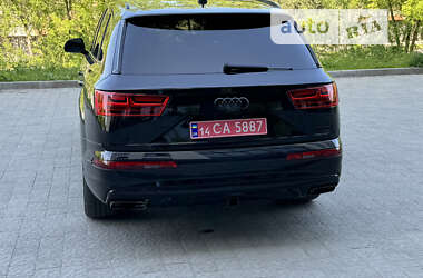 Позашляховик / Кросовер Audi Q7 2016 в Новояворівську