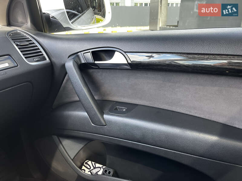 Позашляховик / Кросовер Audi Q7 2010 в Мукачевому