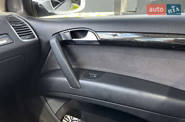 Внедорожник / Кроссовер Audi Q7 2010 в 