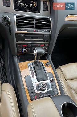 Внедорожник / Кроссовер Audi Q7 2011 в 