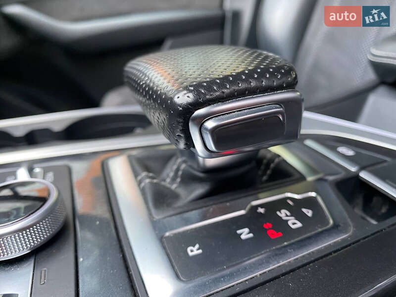 Позашляховик / Кросовер Audi Q7 2016 в Луцьку