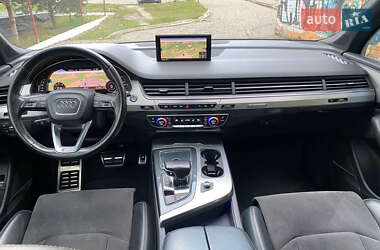 Позашляховик / Кросовер Audi Q7 2016 в 
