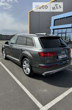 Внедорожник / Кроссовер Audi Q7 2016 в Киеве