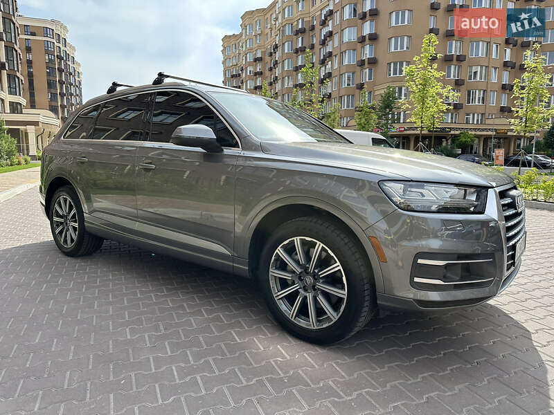 Внедорожник / Кроссовер Audi Q7 2017 в Киеве