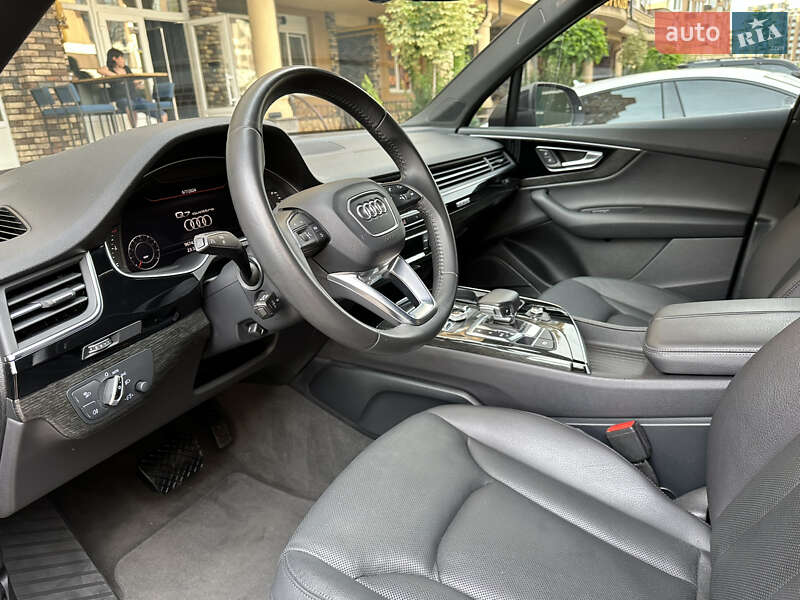 Внедорожник / Кроссовер Audi Q7 2017 в Киеве