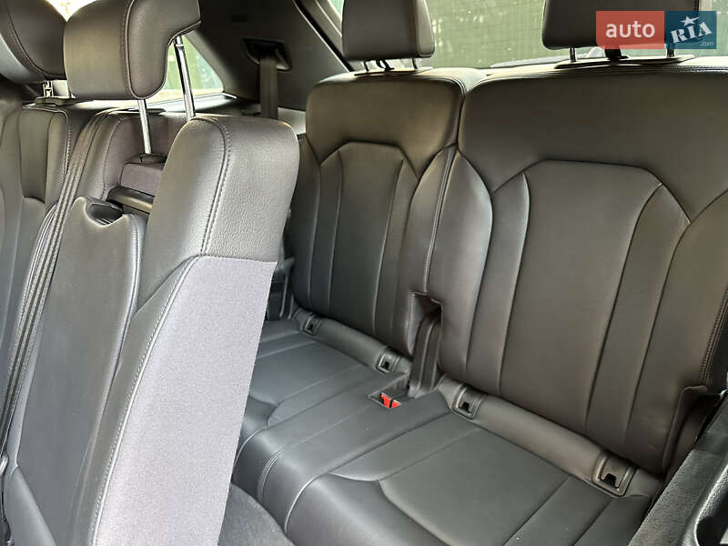 Внедорожник / Кроссовер Audi Q7 2017 в Киеве