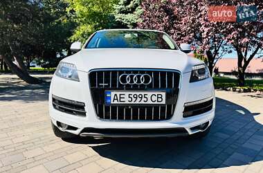 Внедорожник / Кроссовер Audi Q7 2015 в 