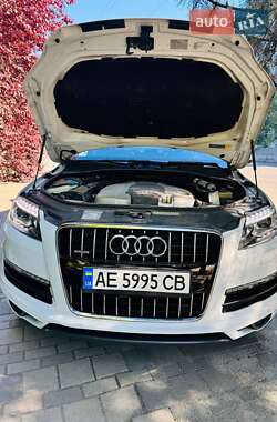 Внедорожник / Кроссовер Audi Q7 2015 в 
