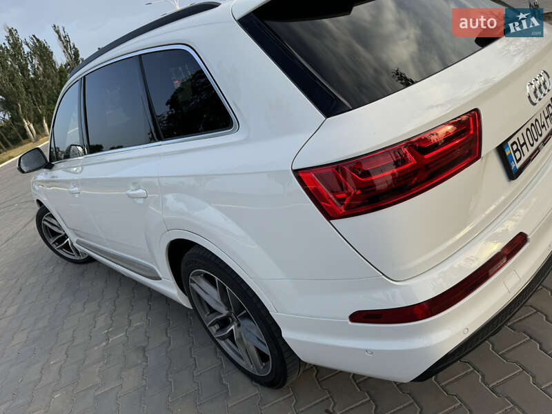 Позашляховик / Кросовер Audi Q7 2015 в Ізмаїлі