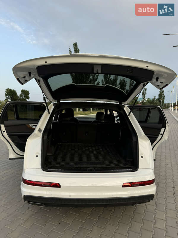 Позашляховик / Кросовер Audi Q7 2015 в Ізмаїлі