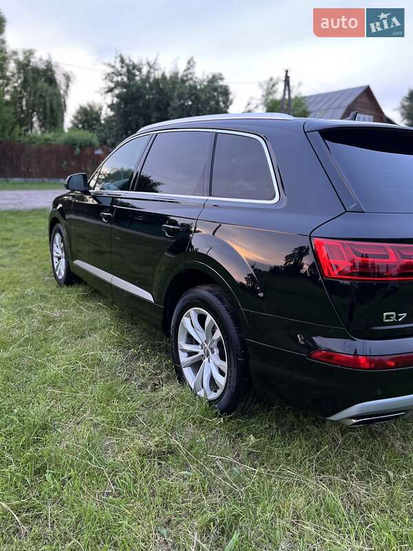 Позашляховик / Кросовер Audi Q7 2016 в Фастові