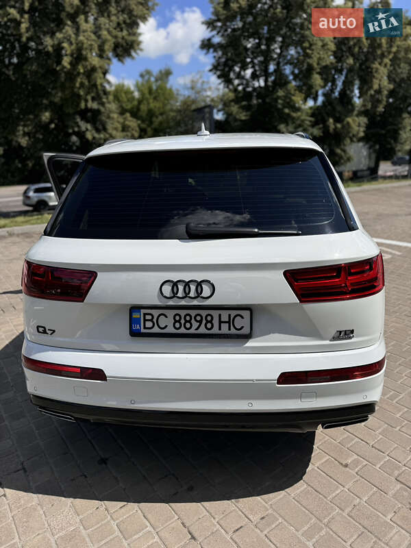 Позашляховик / Кросовер Audi Q7 2016 в Львові