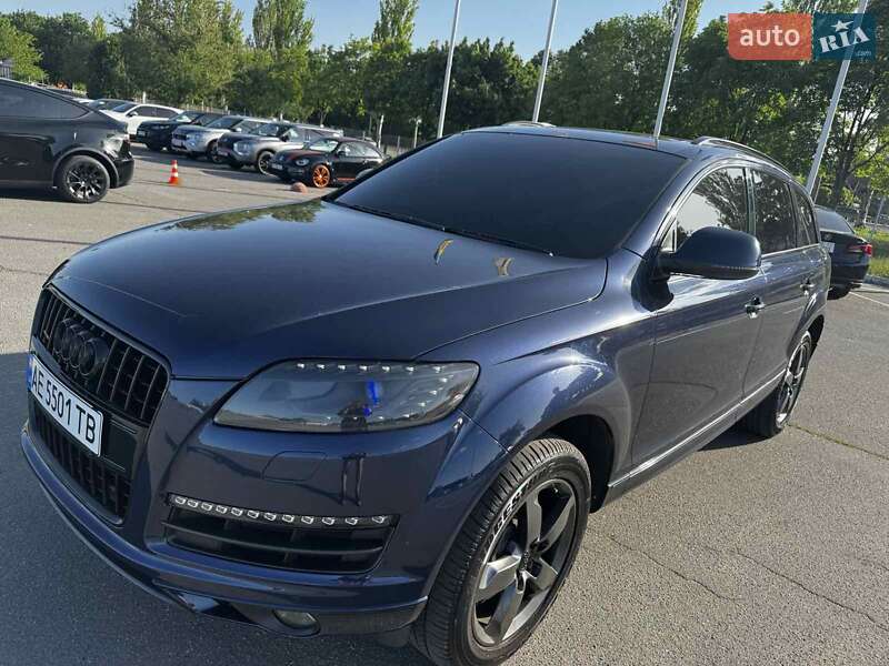 Позашляховик / Кросовер Audi Q7 2014 в Дніпрі