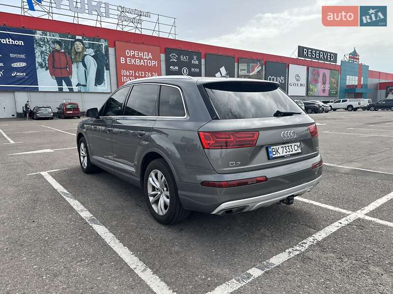 Позашляховик / Кросовер Audi Q7 2016 в Рівному