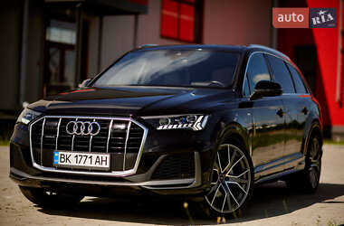Внедорожник / Кроссовер Audi Q7 2019 в Ровно