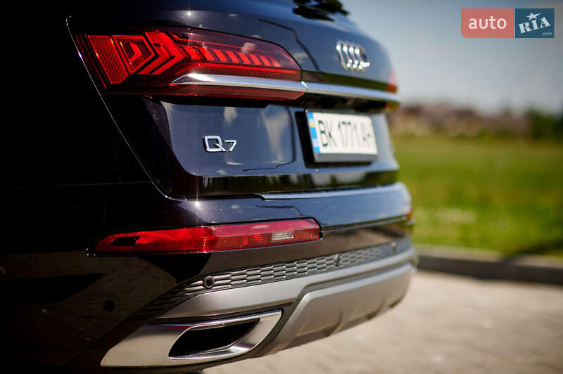 Внедорожник / Кроссовер Audi Q7 2019 в Ровно