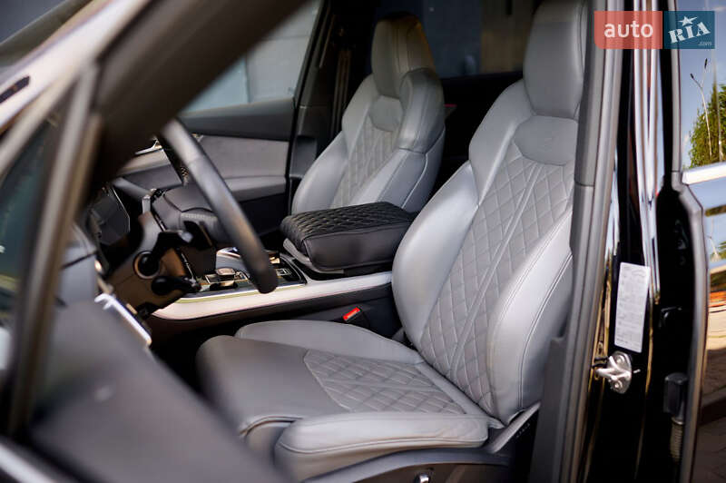 Внедорожник / Кроссовер Audi Q7 2019 в Ровно