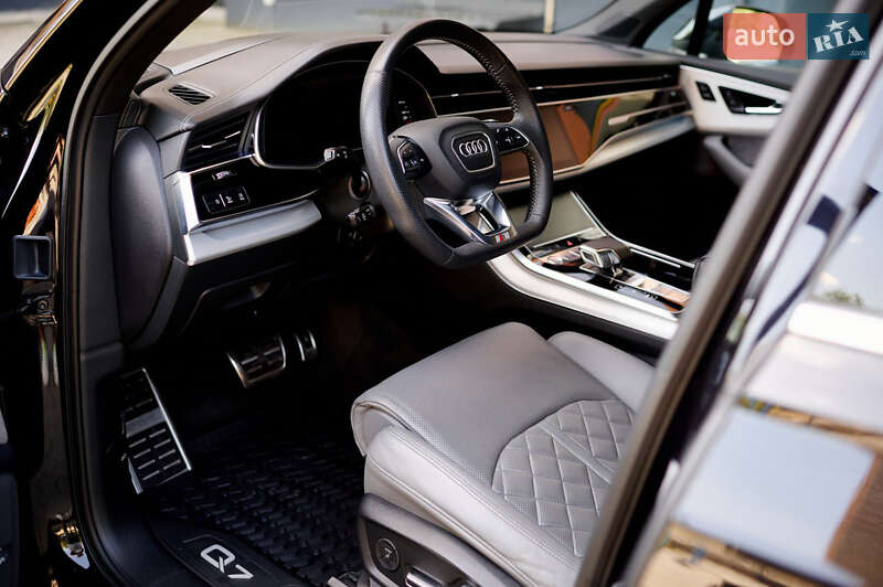 Внедорожник / Кроссовер Audi Q7 2019 в Ровно