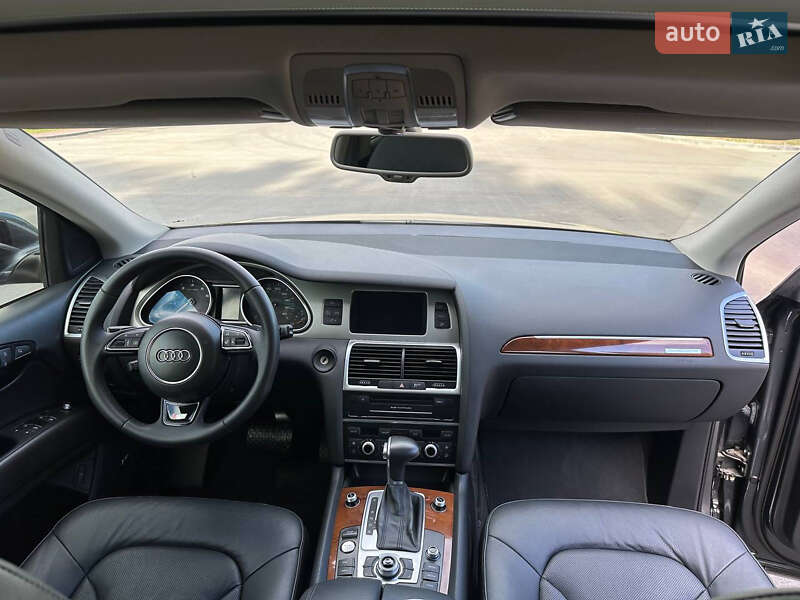 Позашляховик / Кросовер Audi Q7 2015 в Чернігові