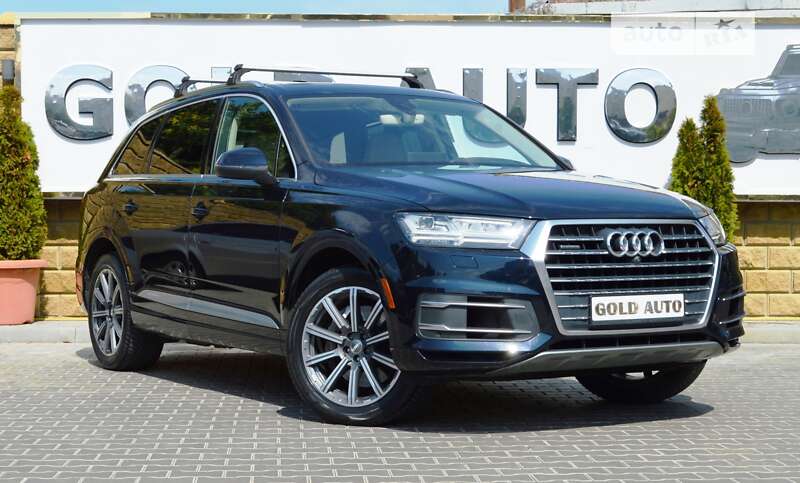 Внедорожник / Кроссовер Audi Q7 2016 в 