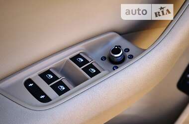Внедорожник / Кроссовер Audi Q7 2016 в 