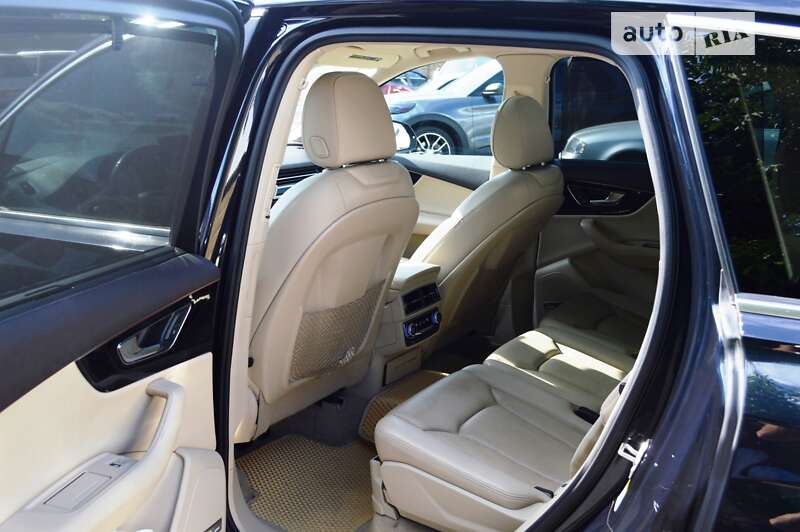 Позашляховик / Кросовер Audi Q7 2016 в Одесі