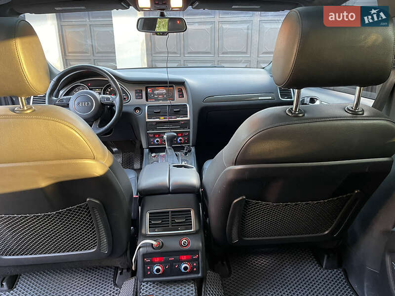 Позашляховик / Кросовер Audi Q7 2015 в Черкасах