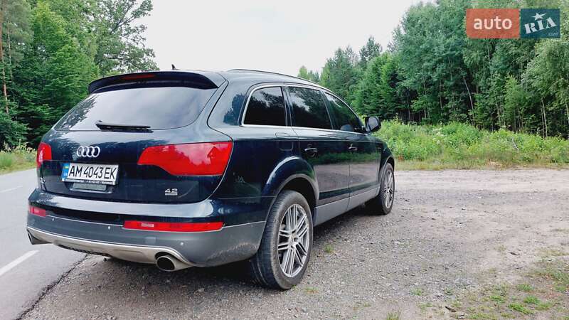 Позашляховик / Кросовер Audi Q7 2006 в Олевську