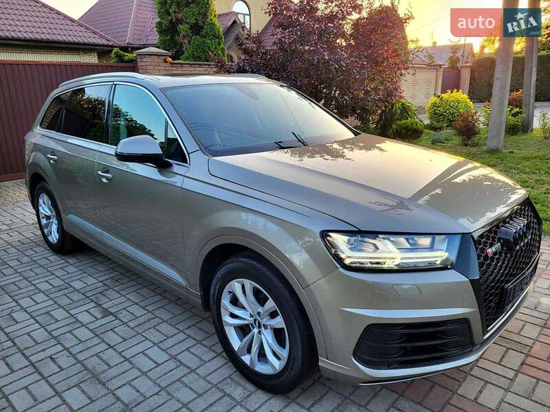Позашляховик / Кросовер Audi Q7 2017 в Запоріжжі