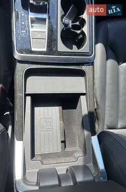 Внедорожник / Кроссовер Audi Q7 2020 в 