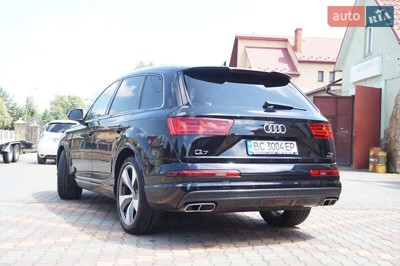 Позашляховик / Кросовер Audi Q7 2015 в Самборі