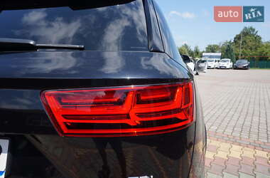 Внедорожник / Кроссовер Audi Q7 2015 в 
