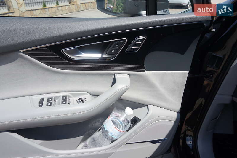 Позашляховик / Кросовер Audi Q7 2015 в Самборі