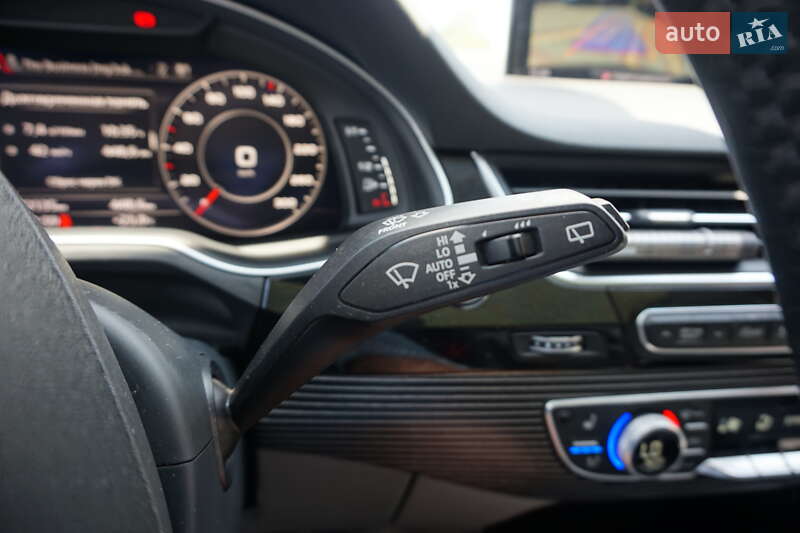 Позашляховик / Кросовер Audi Q7 2015 в Самборі