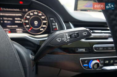 Внедорожник / Кроссовер Audi Q7 2015 в 
