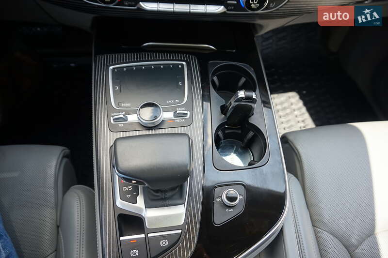 Позашляховик / Кросовер Audi Q7 2015 в Самборі