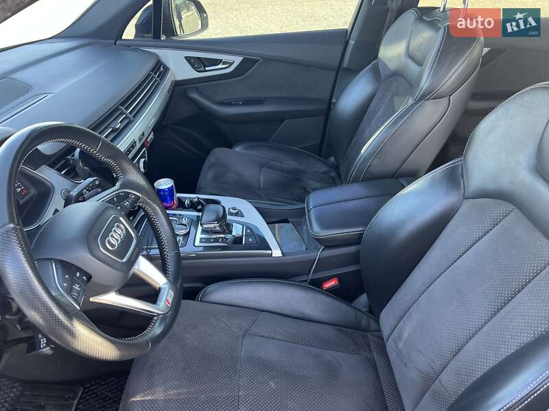 Позашляховик / Кросовер Audi Q7 2016 в Києві фото 19 Позашляховик / Кросовер Audi Q7 2016 в Києві