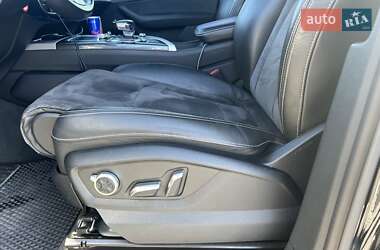 Внедорожник / Кроссовер Audi Q7 2016 в 