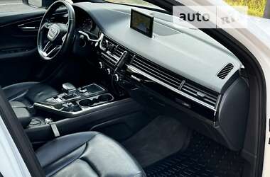 Внедорожник / Кроссовер Audi Q7 2017 в 
