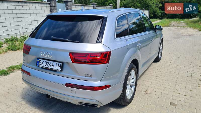 Внедорожник / Кроссовер Audi Q7 2017 в Ровно