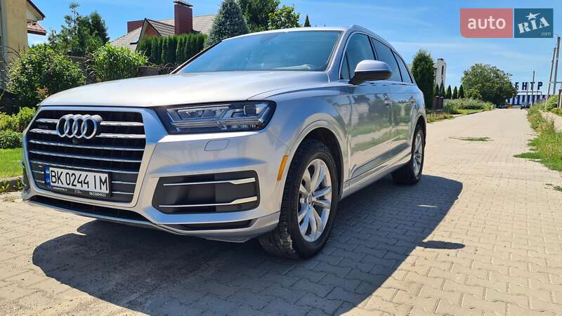 Внедорожник / Кроссовер Audi Q7 2017 в Ровно
