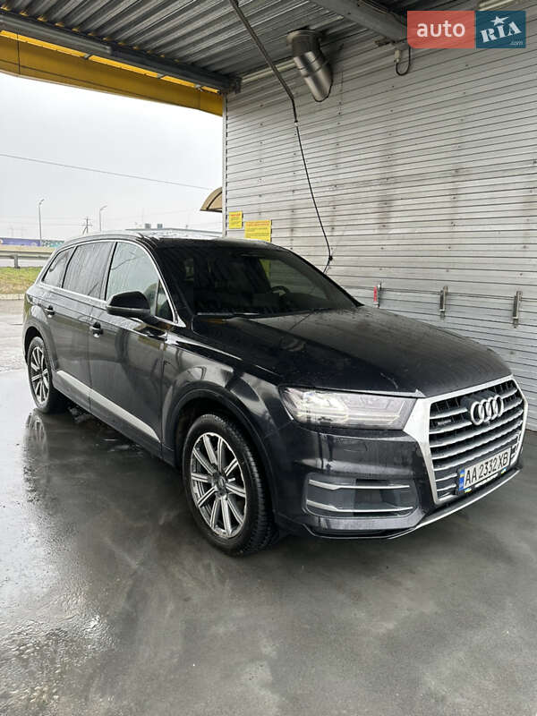 Внедорожник / Кроссовер Audi Q7 2017 в Киеве