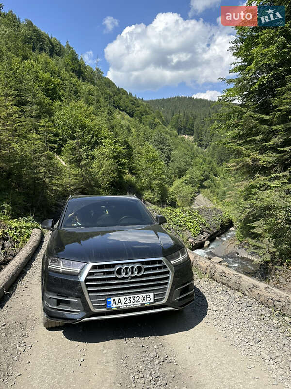 Позашляховик / Кросовер Audi Q7 2017 в Києві