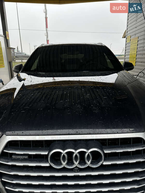 Внедорожник / Кроссовер Audi Q7 2017 в Киеве