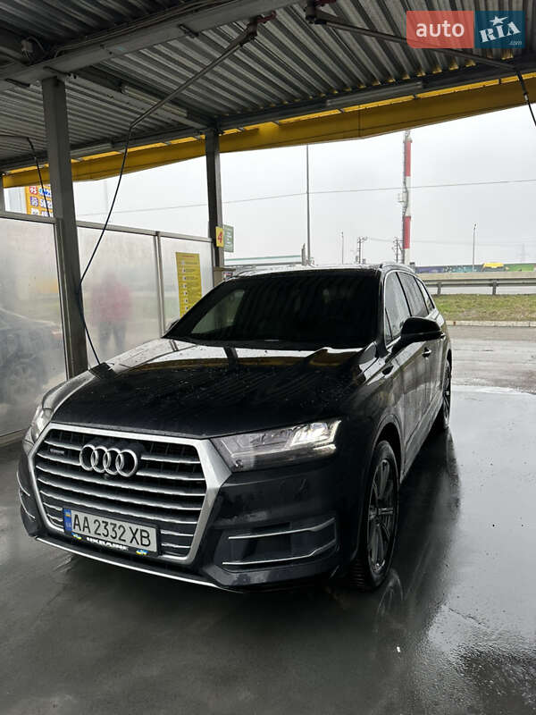 Внедорожник / Кроссовер Audi Q7 2017 в Киеве