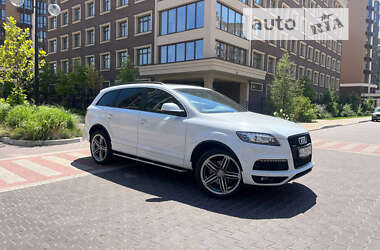 Позашляховик / Кросовер Audi Q7 2014 в Києві