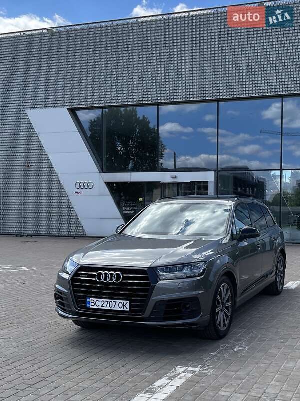 Позашляховик / Кросовер Audi Q7 2017 в Львові