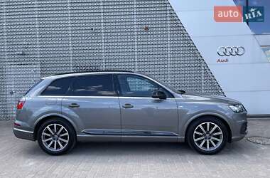 Позашляховик / Кросовер Audi Q7 2017 в Львові