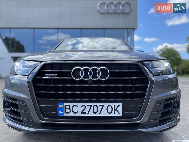 Позашляховик / Кросовер Audi Q7 2017 в Львові