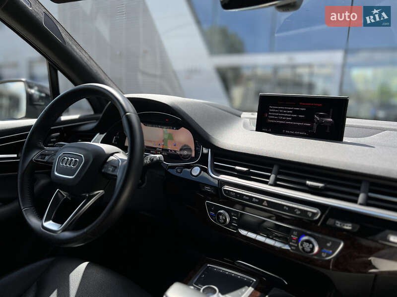 Позашляховик / Кросовер Audi Q7 2017 в Львові